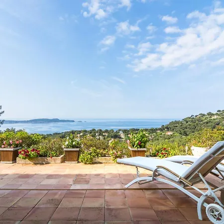 Pretty House With Sea View On The Hy Res Villa
