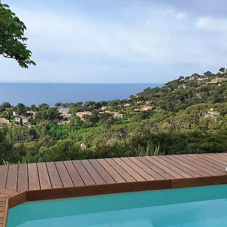 Villa Pretty House With Sea View On The Hy Res
