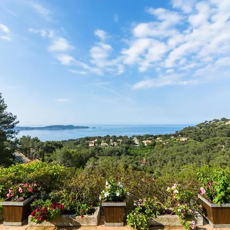 Pretty House With Sea View On The Hy Res Hyères