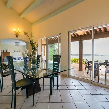 Vila In Near & Pool