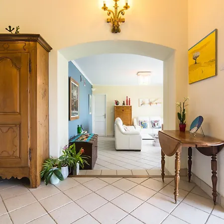 Vila In Near & Pool *